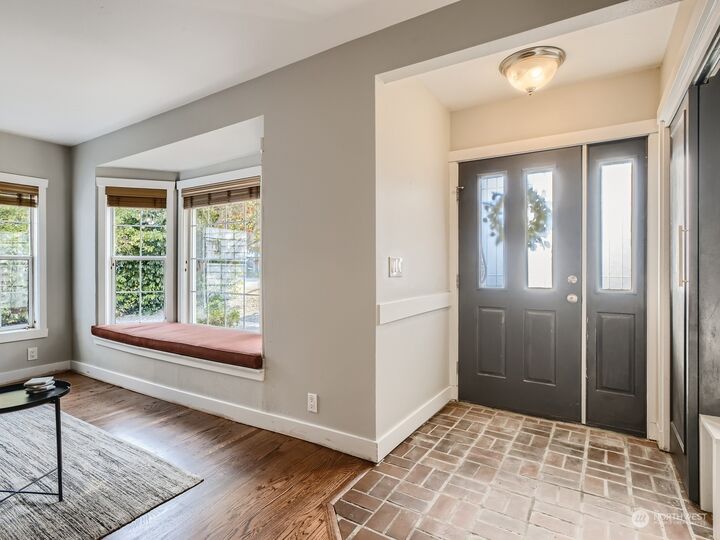Property Photo:  1818 NE 172nd Street  WA 98155 