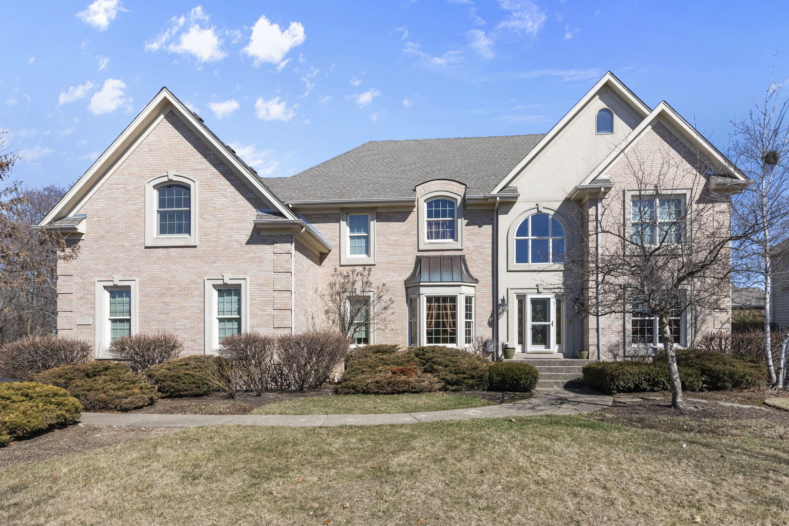 Property Photo: 22912 N North Woodcrest Lane IL 60047