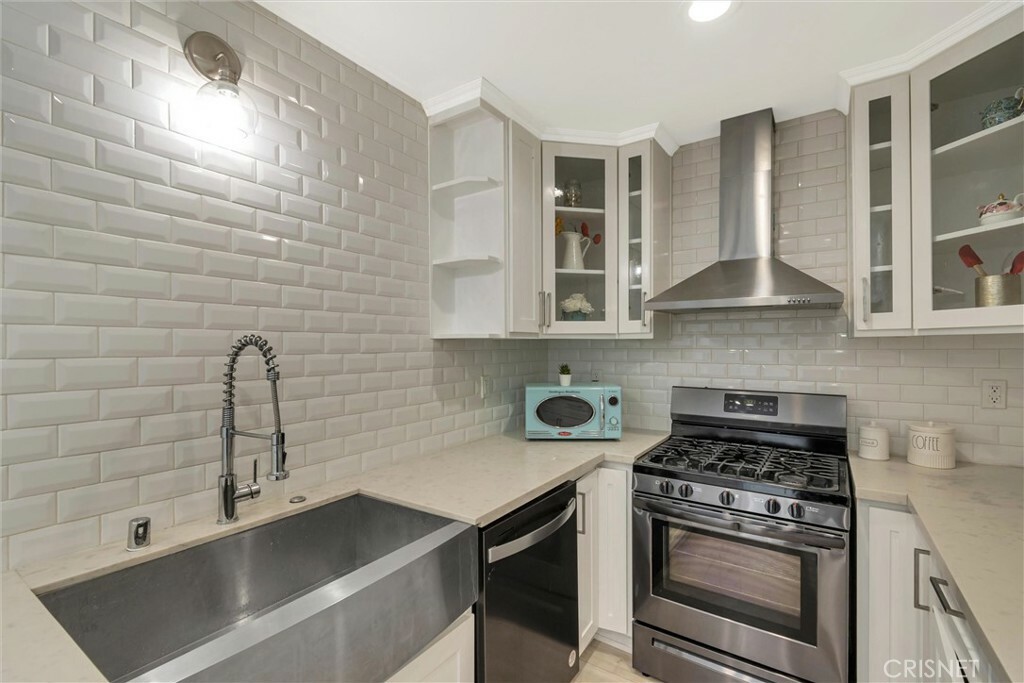 Property Photo:  17227 Keswick Street  CA 91406 