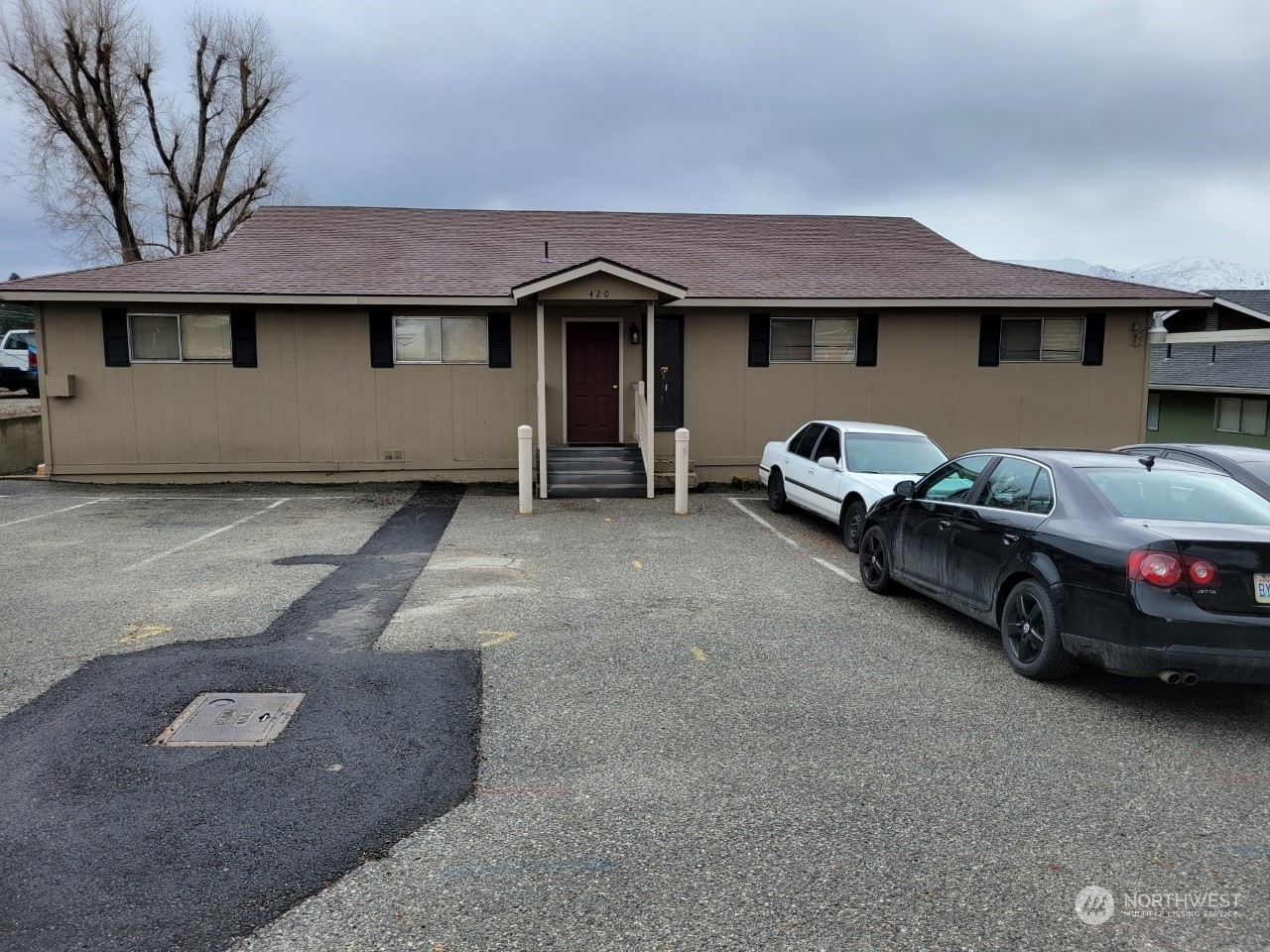 Property Photo:  420 7th Street NE  WA 98802 