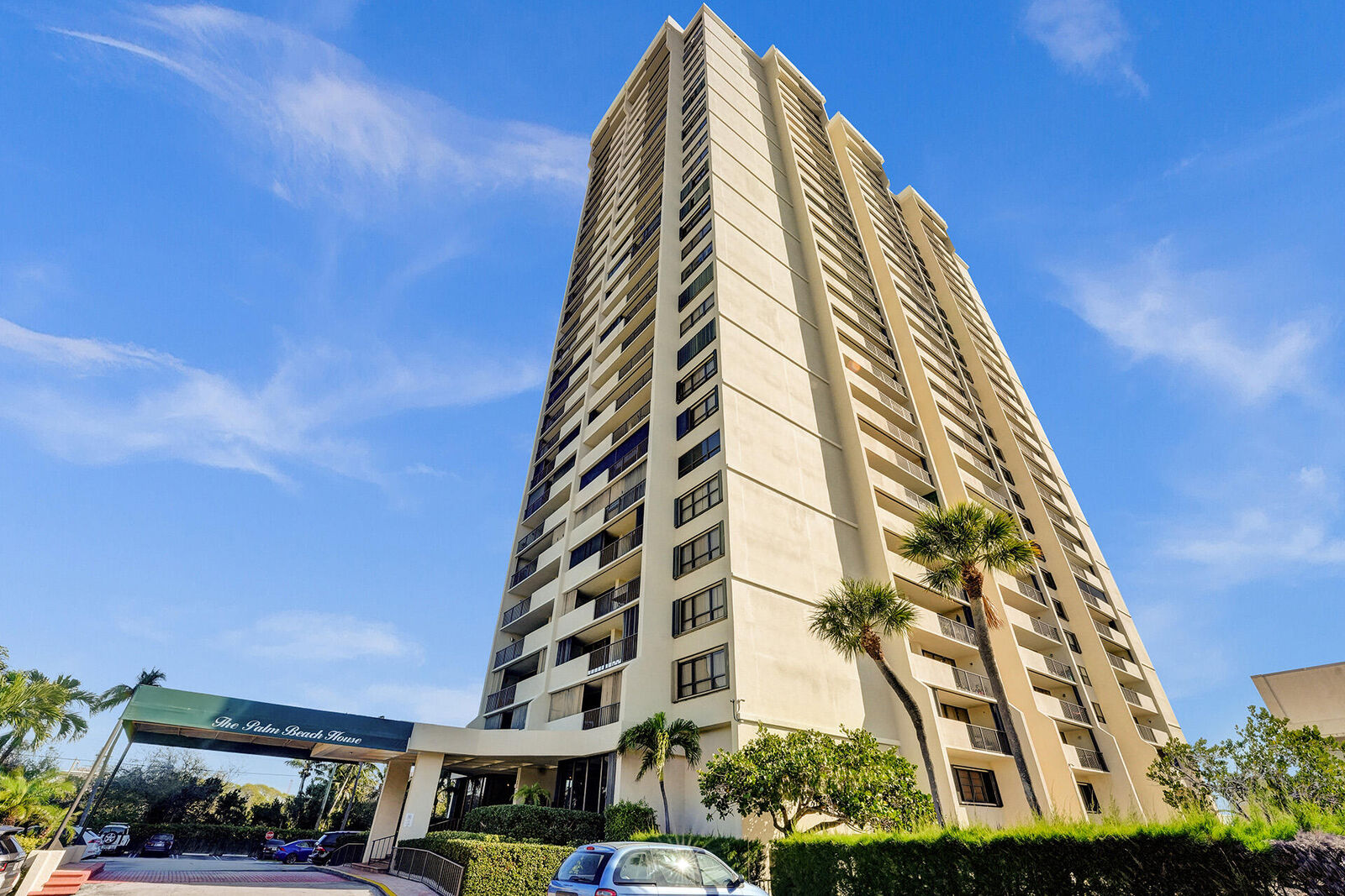 Property Photo:  5600 N Flagler Drive SE 805  FL 33407 