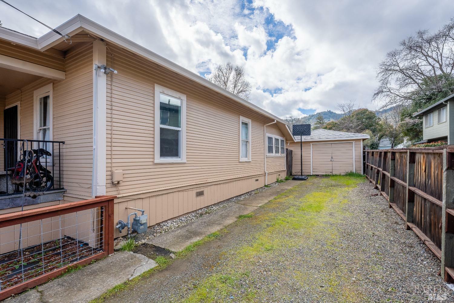 764 S Oak Street  Ukiah CA 95482 photo