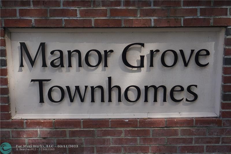 Property Photo: 184 NE 20th Ct 2E FL 33305