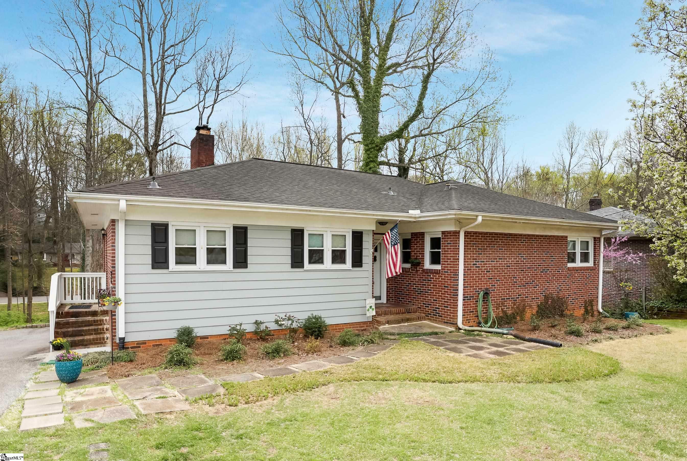 Property Photo:  132 Dellwood Drive  SC 29609 