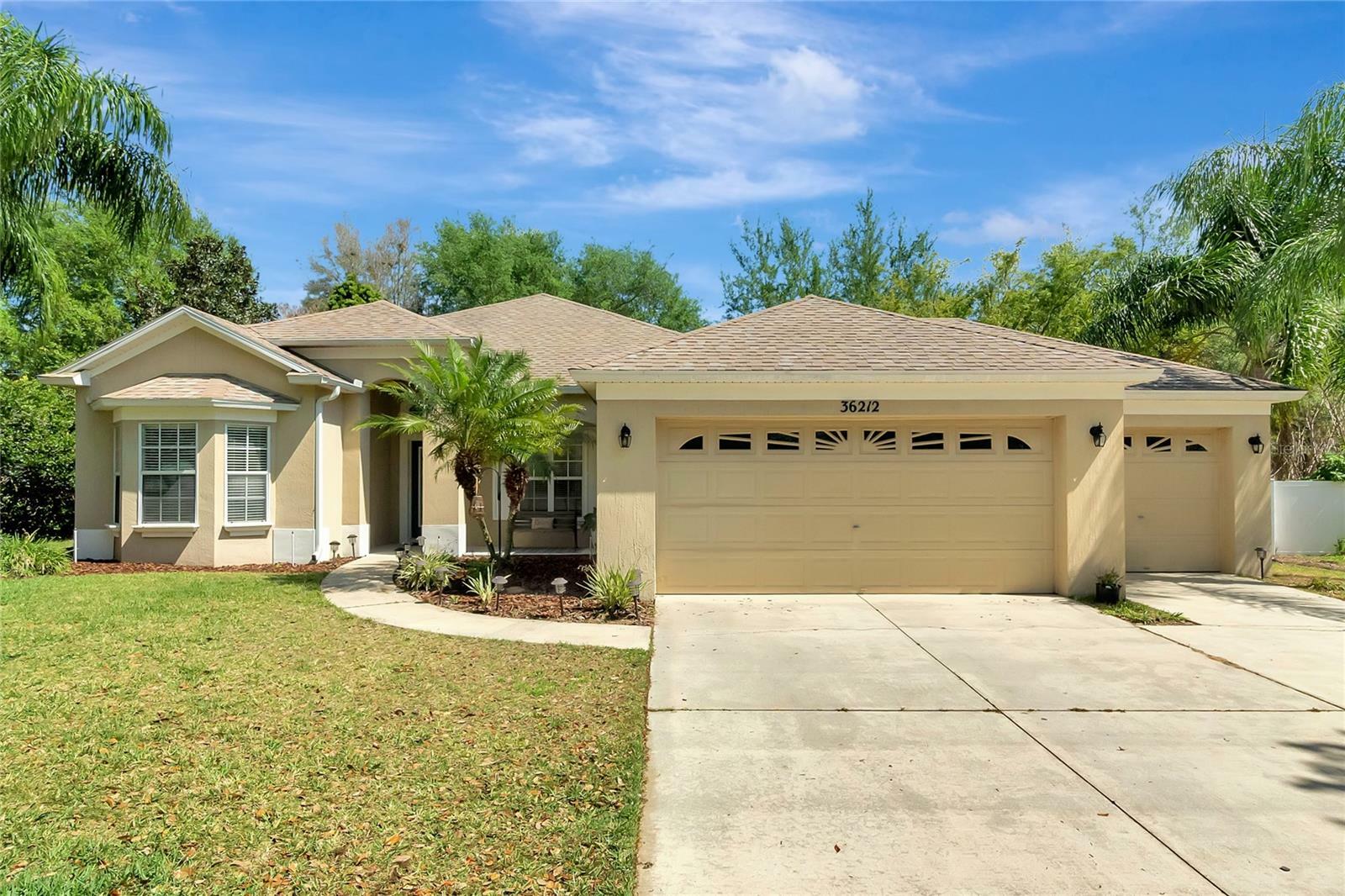 Property Photo: 36212 Spirit Court FL 32735