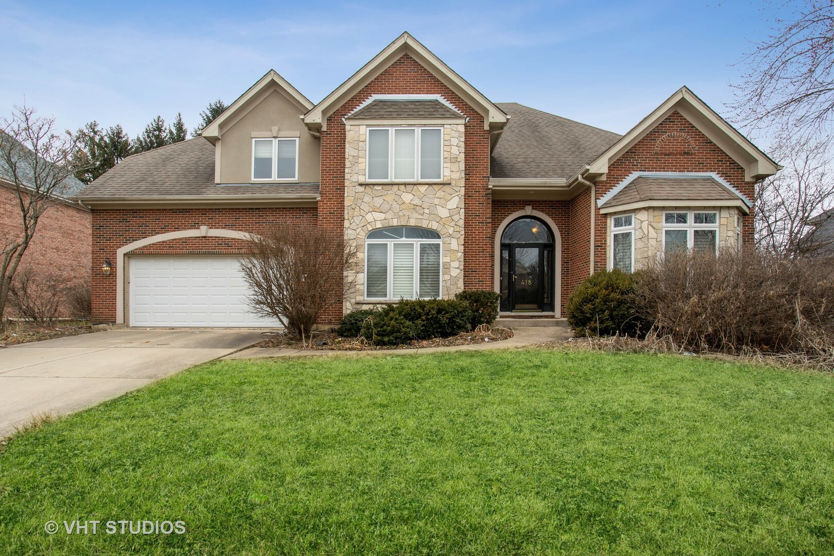 Property Photo: 2S418 Canterbury Court IL 60137