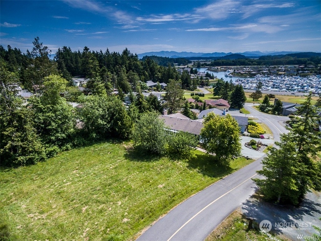 Property Photo:  436 Klickitat Drive  WA 98257 