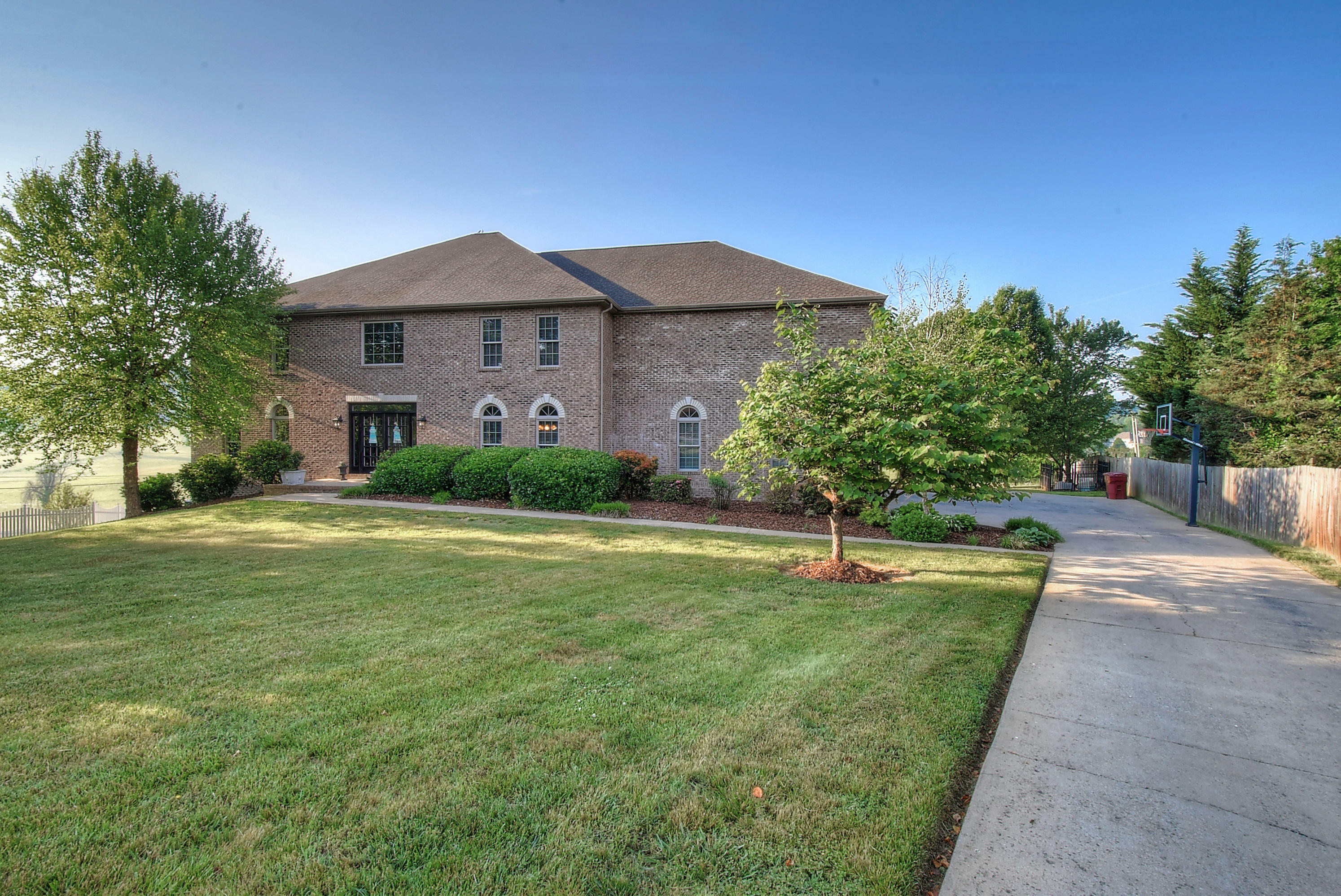 Property Photo:  9 Carriage Court  TN 37604 