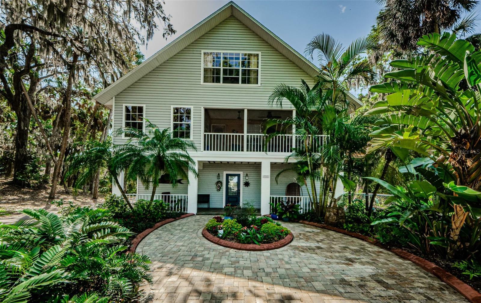 Property Photo: 4920 Sunset Boulevard FL 34668