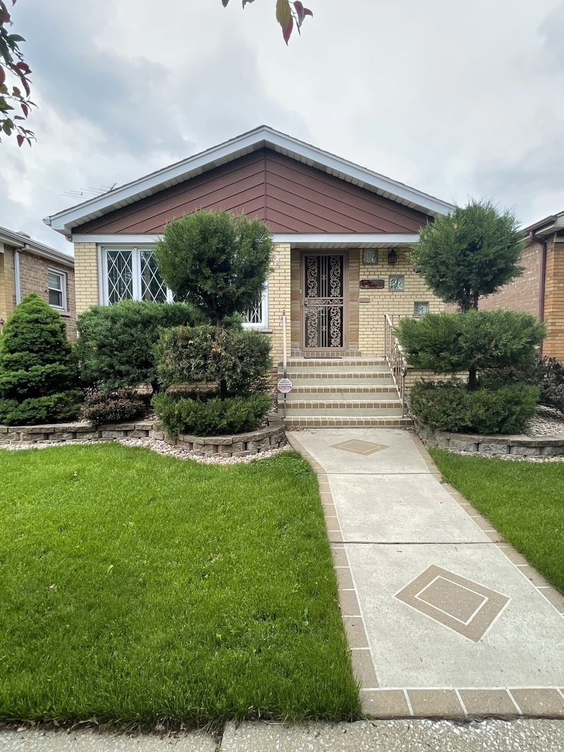 Property Photo:  4942 S Leclaire Avenue  IL 60638 