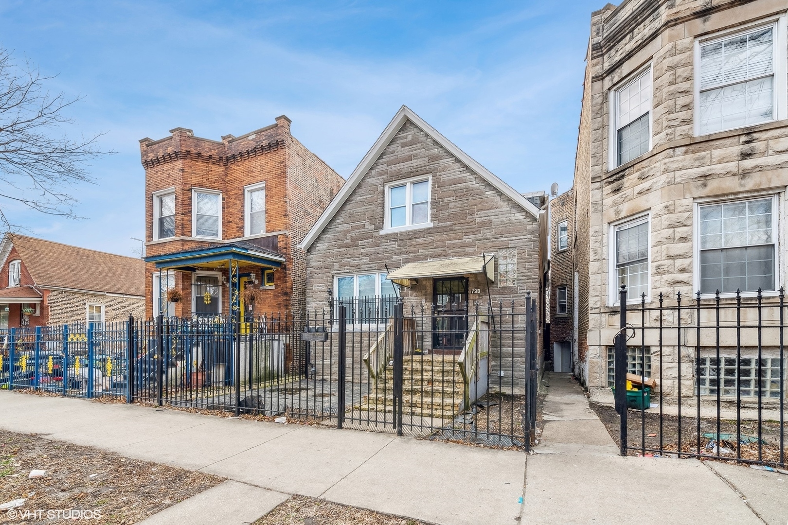 Property Photo:  738 N Trumbull Avenue  IL 60624 