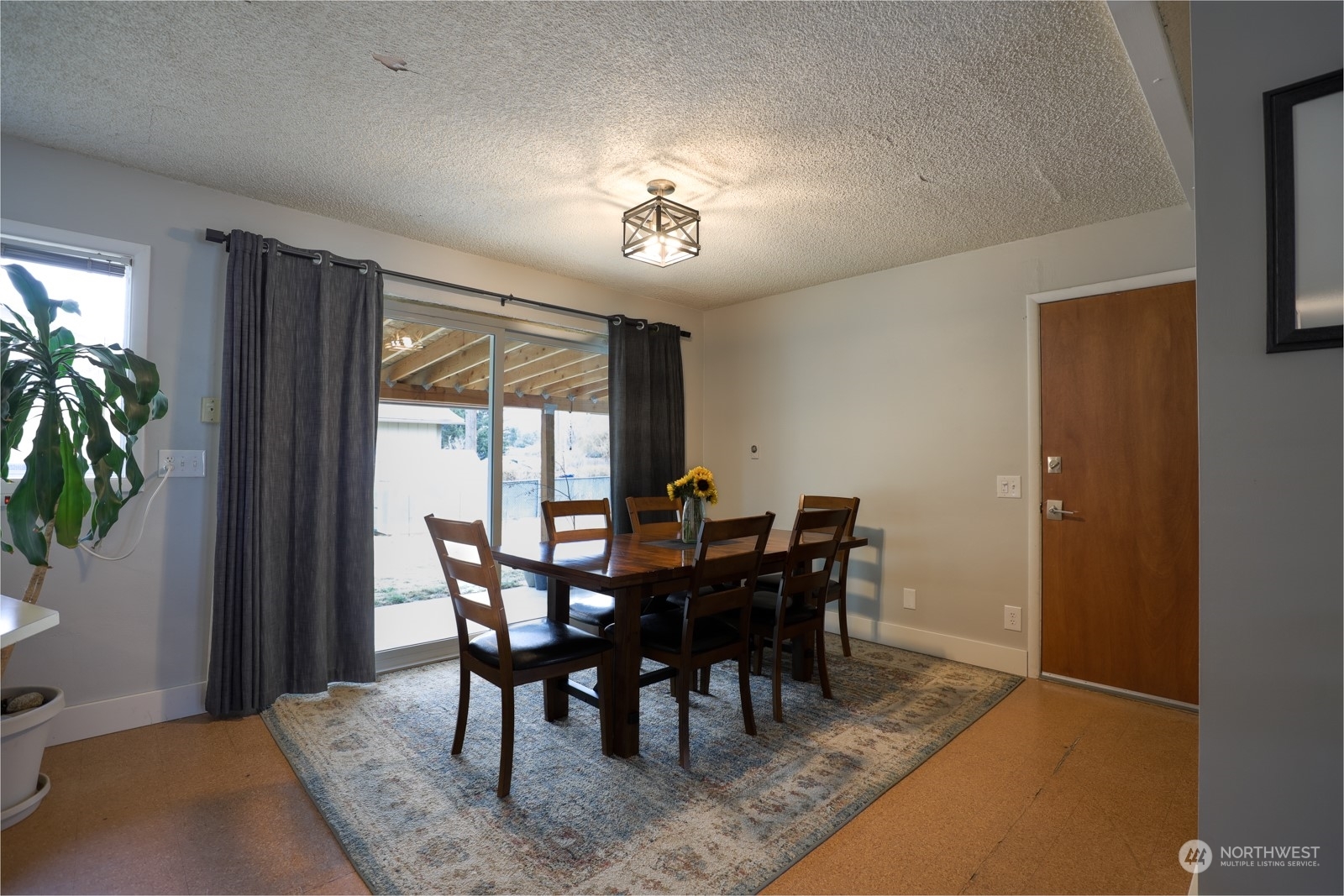 Property Photo: 1323 Rosewood Avenue WA 98801