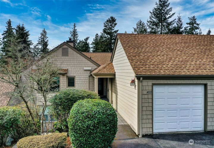 Property Photo:  4111 221st Place SE  WA 98029 