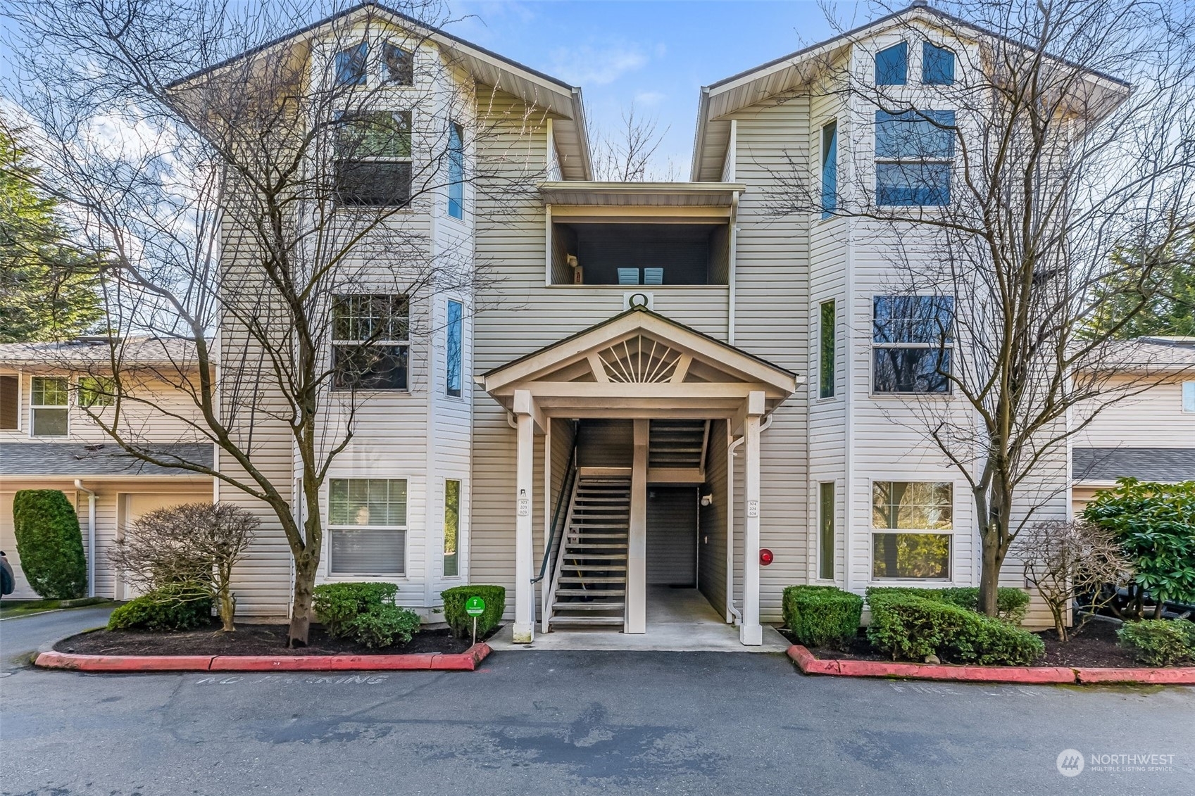 2001 120th Place SE 8-203  Everett WA 98208 photo