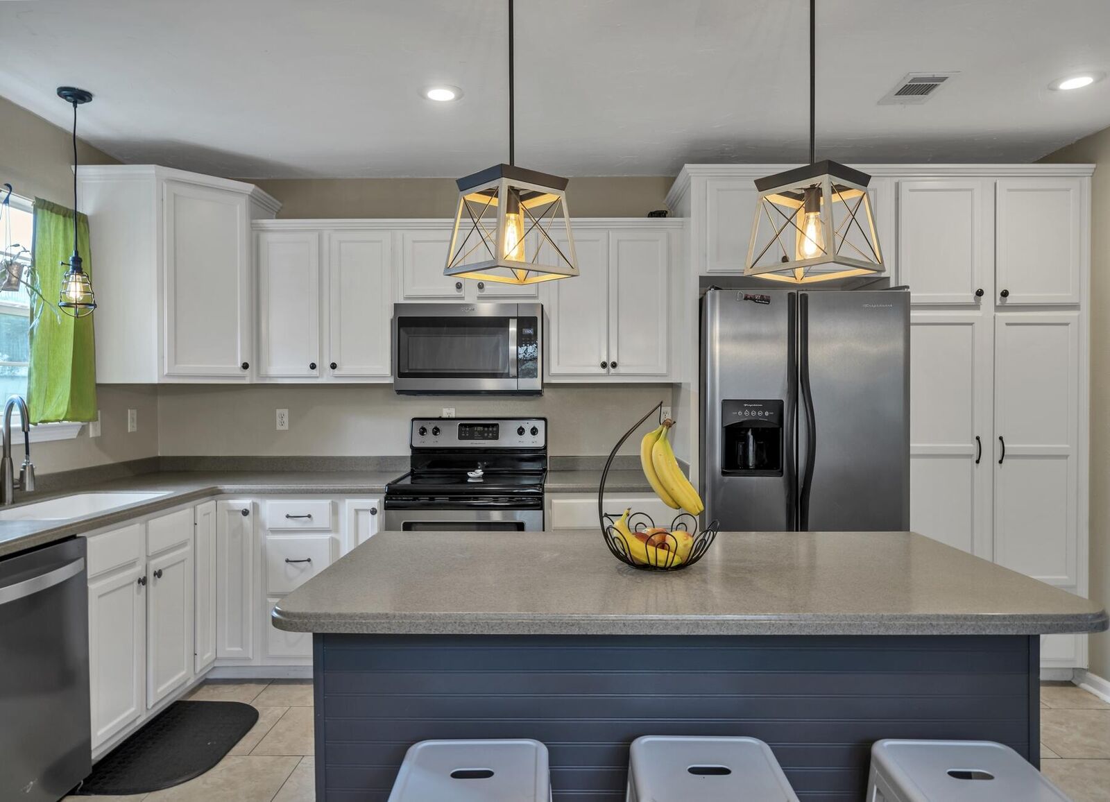 Property Photo: 2542 Weeping Willow Lane FL 32566