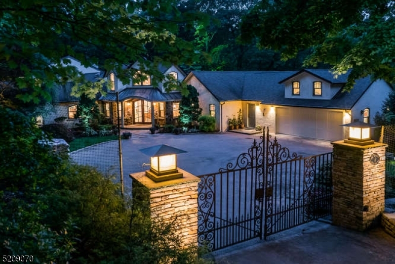 Property Photo: 6 Gravel Hill Ter NJ 07405