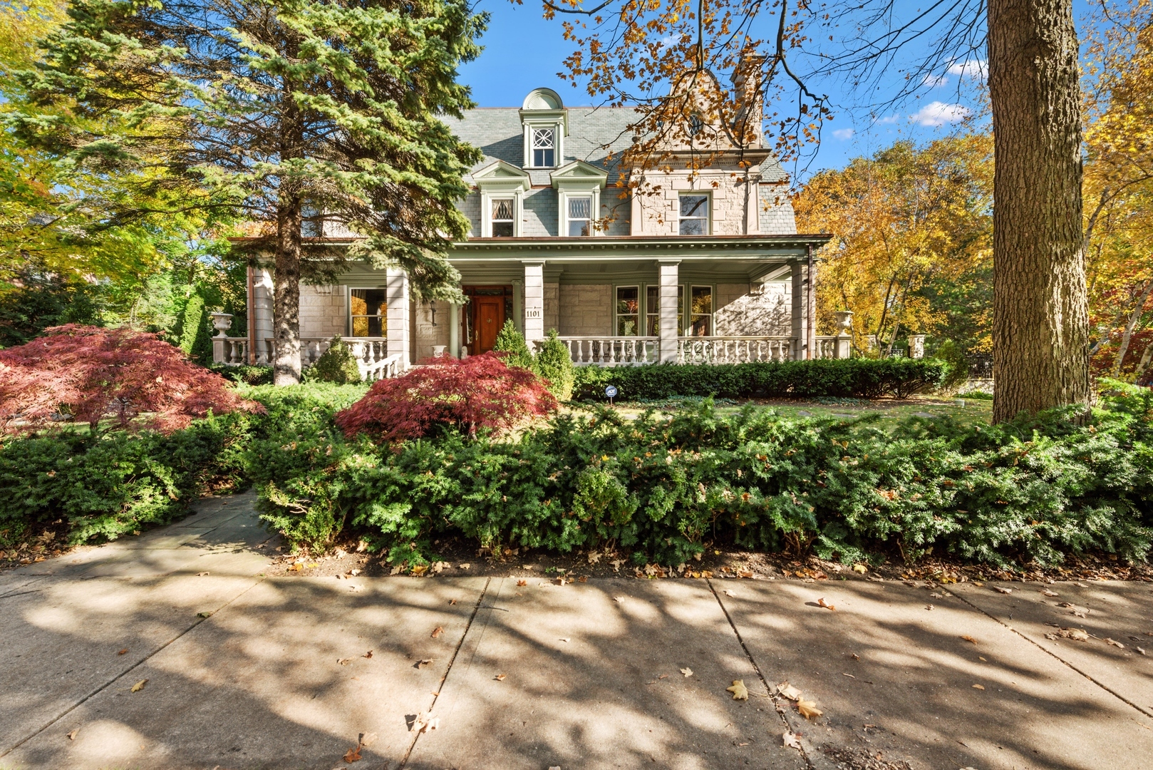 Property Photo:  1101 Forest Avenue  IL 60202 