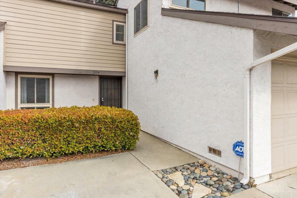 Property Photo: 204 Eveningside Gln CA 92026