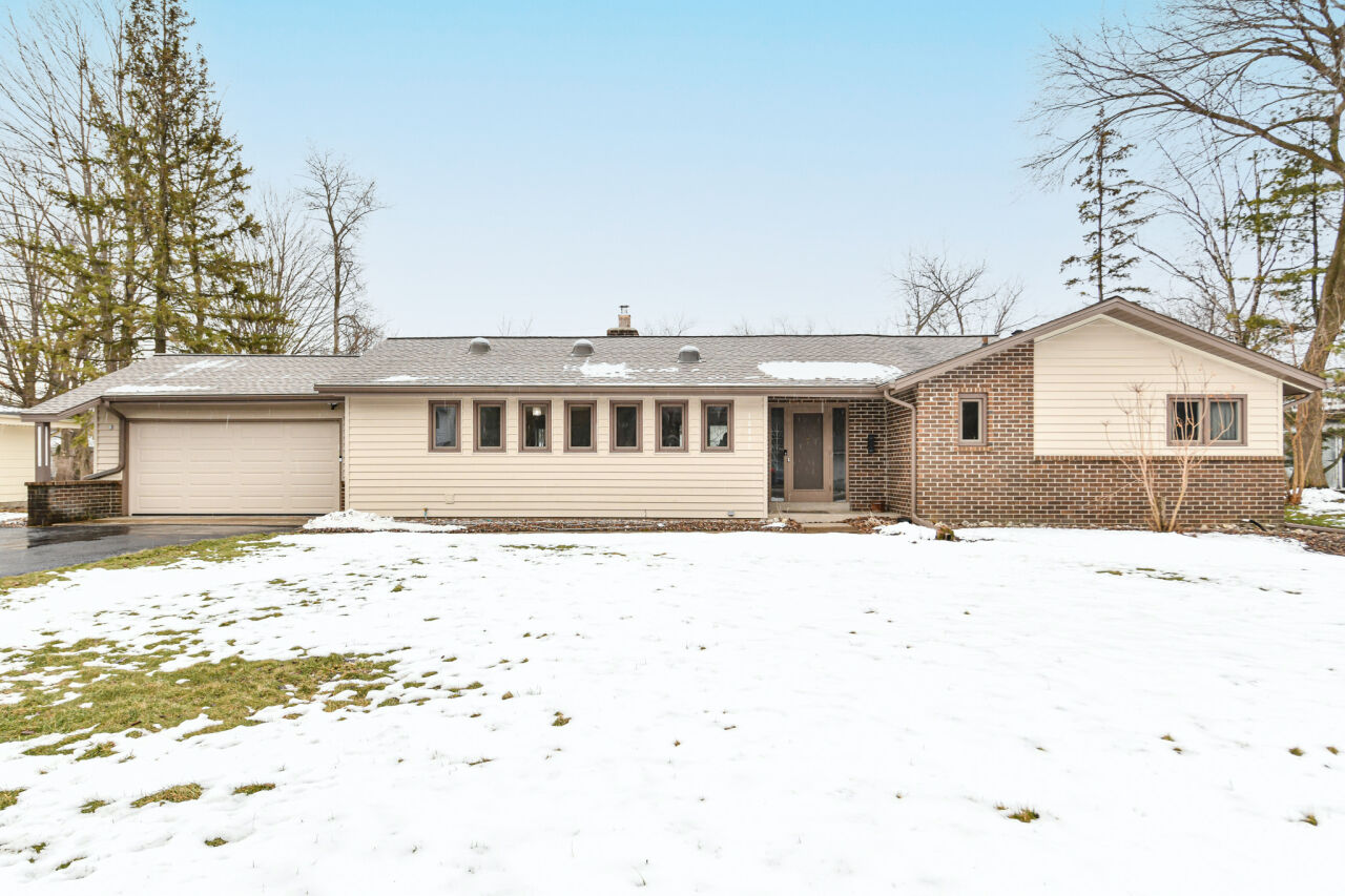 Property Photo:  12245 W Somerset Dr  WI 53132 