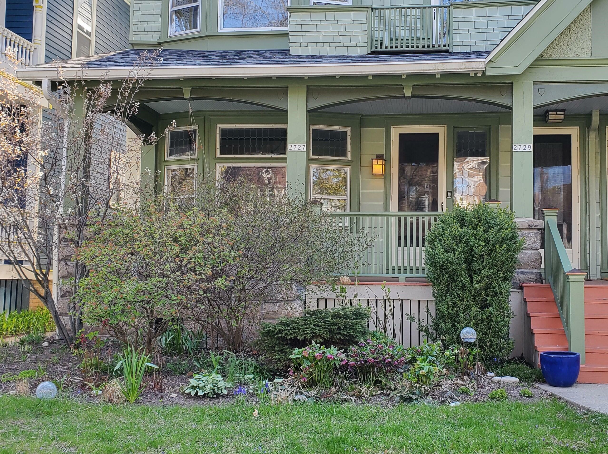 Property Photo: 2727 N Prospect Ave WI 53211