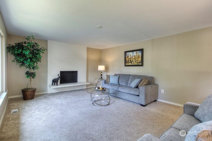 Property Photo:  18928 131st Place SE  WA 98058 