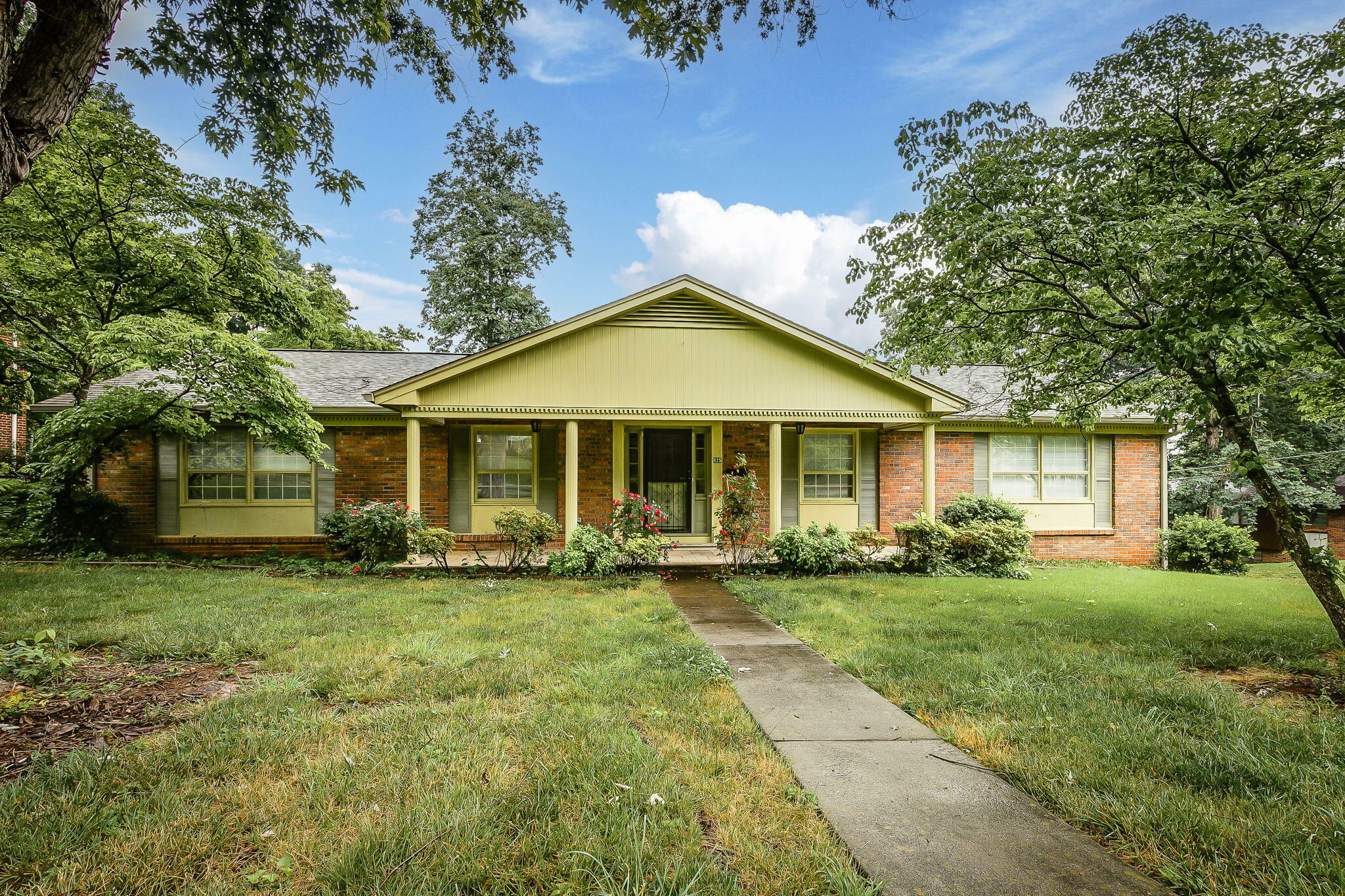 Property Photo:  925 Broadwood Drive  TN 37660 