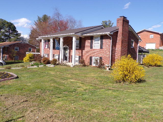 Property Photo: 1800 Knob Creek Road TN 37604