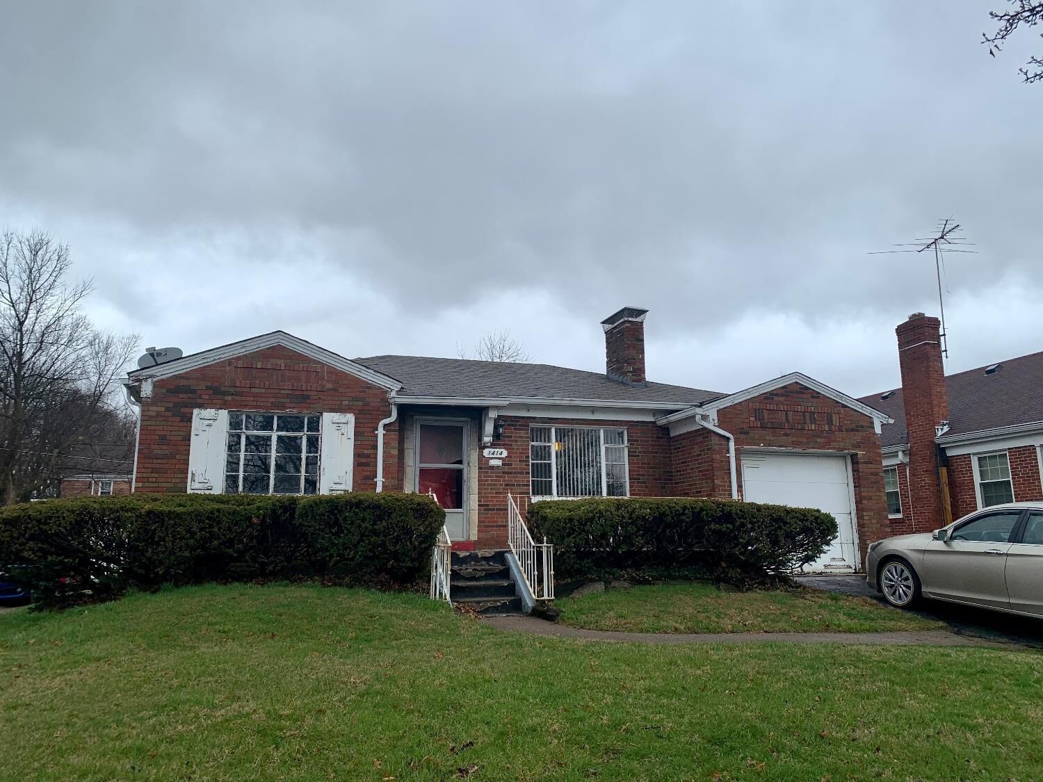 Property Photo:  1414 Kenova Ave  OH 45237