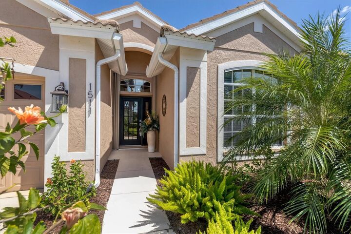 Property Photo: 1511 San Ysidro Way FL 34285