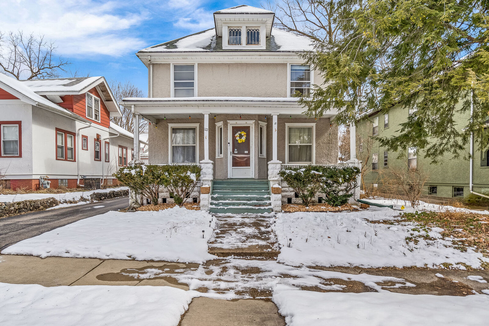 Property Photo: 122 S Gardiner Avenue IL 61107