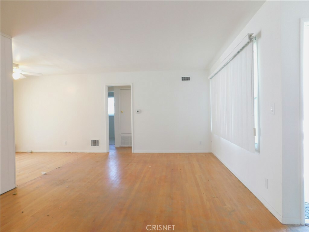 Property Photo:  9257 Kester Avenue  CA 91402 