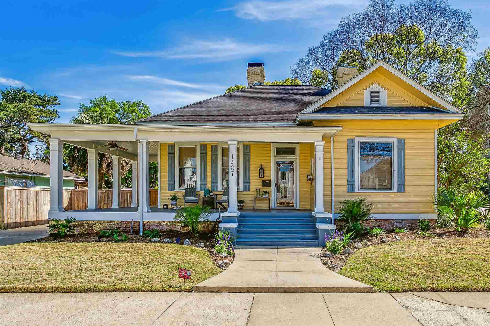 Property Photo: 1407 E Blount St FL 32503
