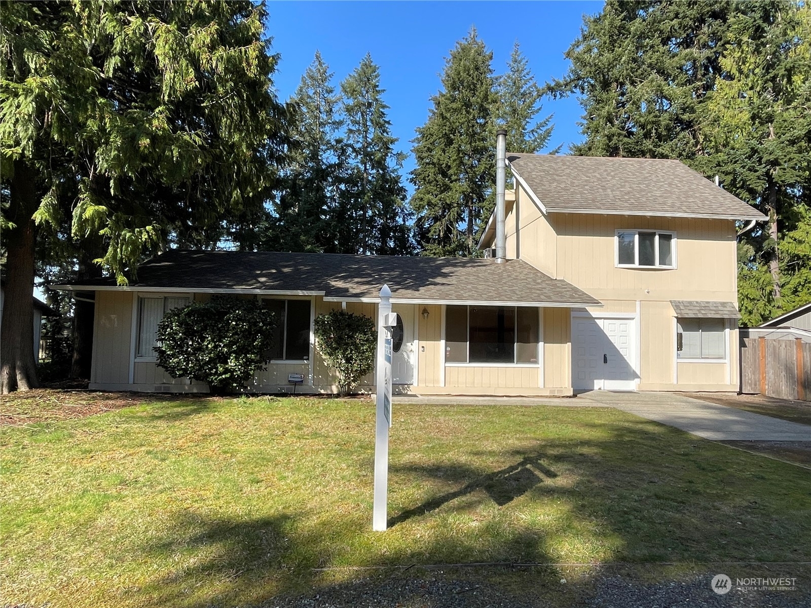 Property Photo: 1115 207th Place NE WA 98074