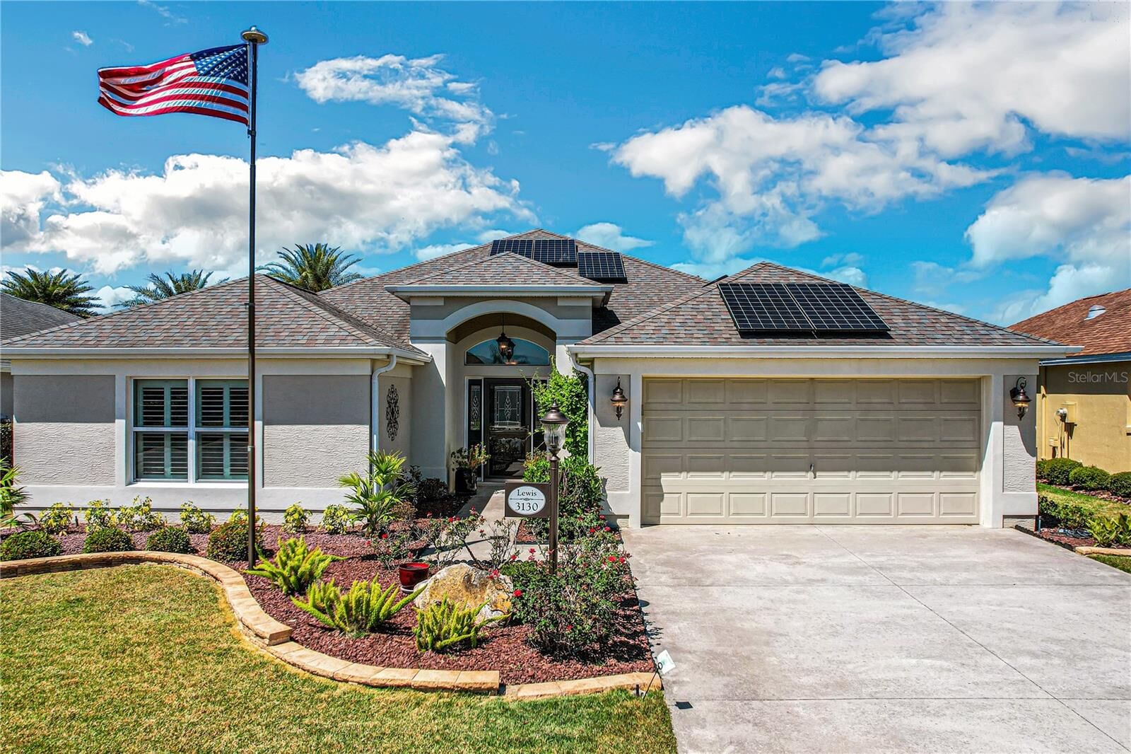 Property Photo: 3130 Amherst Way FL 32163