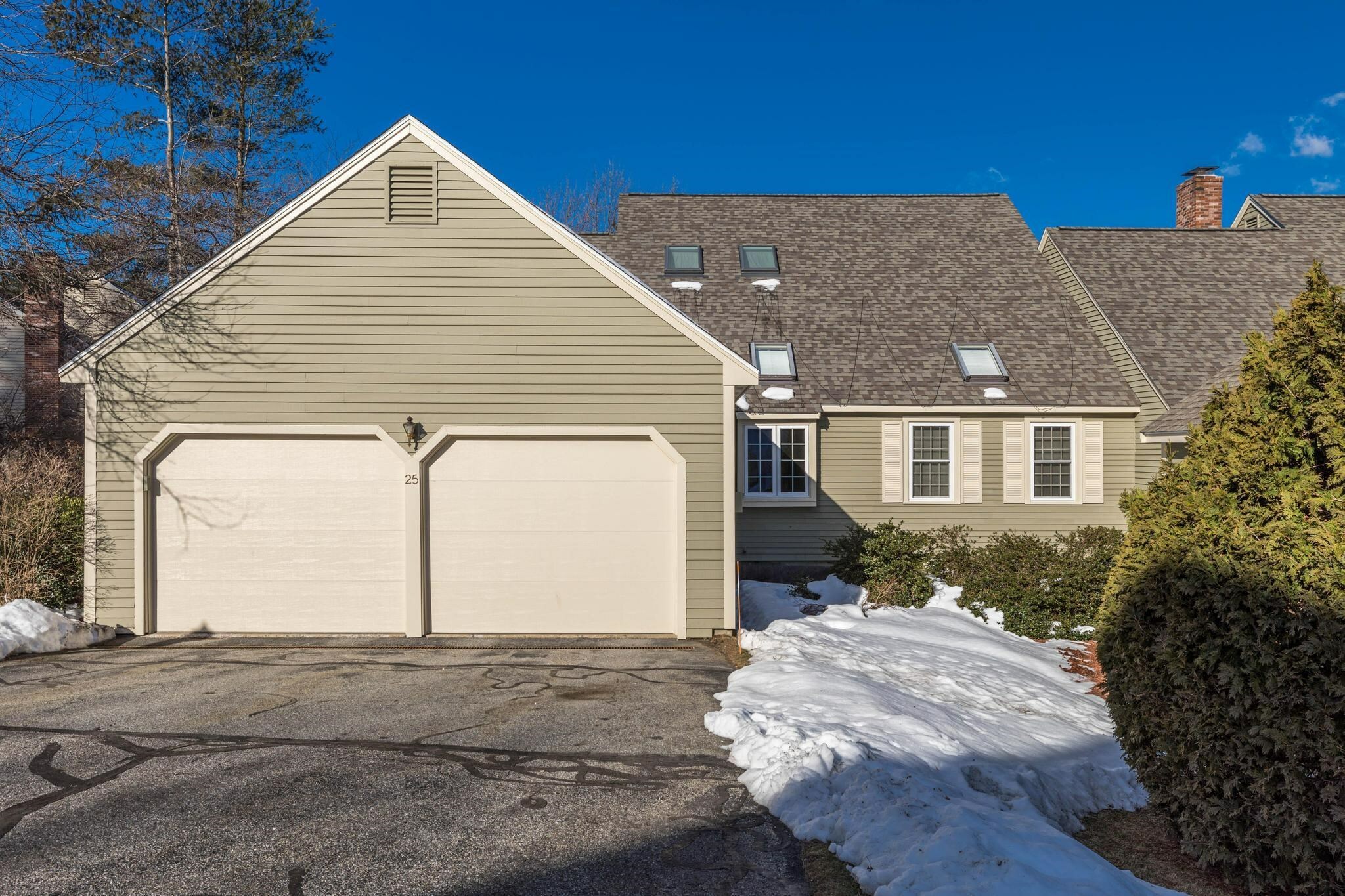 Property Photo:  25 Atherton Lane  NH 03031 