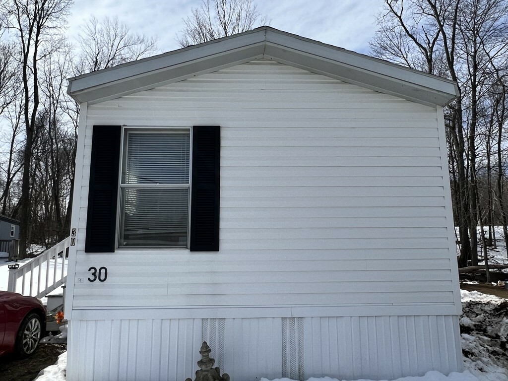 Property Photo:  18 Maple St 30  MA 01463 