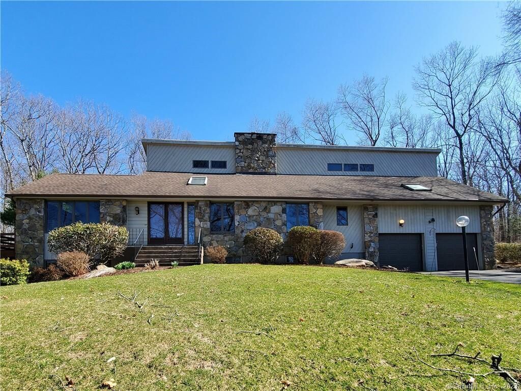 Property Photo:  81 Mount Sumner Drive  CT 06043 