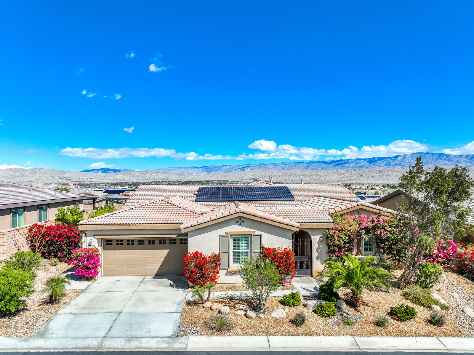 Property Photo:  73670 Kandinsky Way  CA 92211