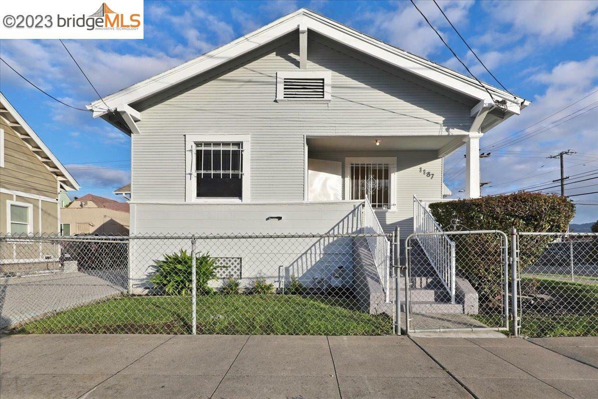 Property Photo:  1187 78th Ave  CA 94621 