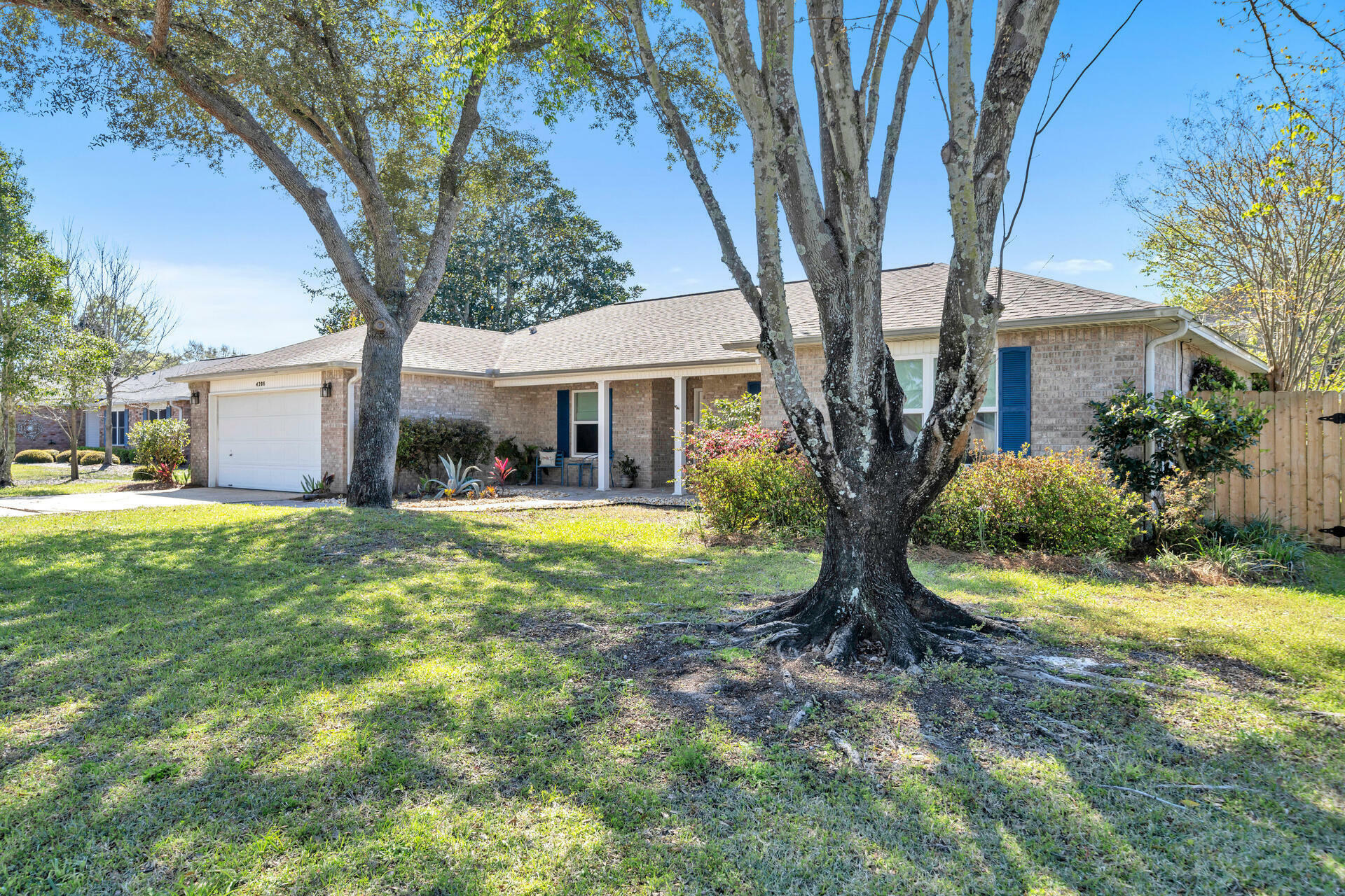 Property Photo:  4208 Mainsail Drive  FL 32578 