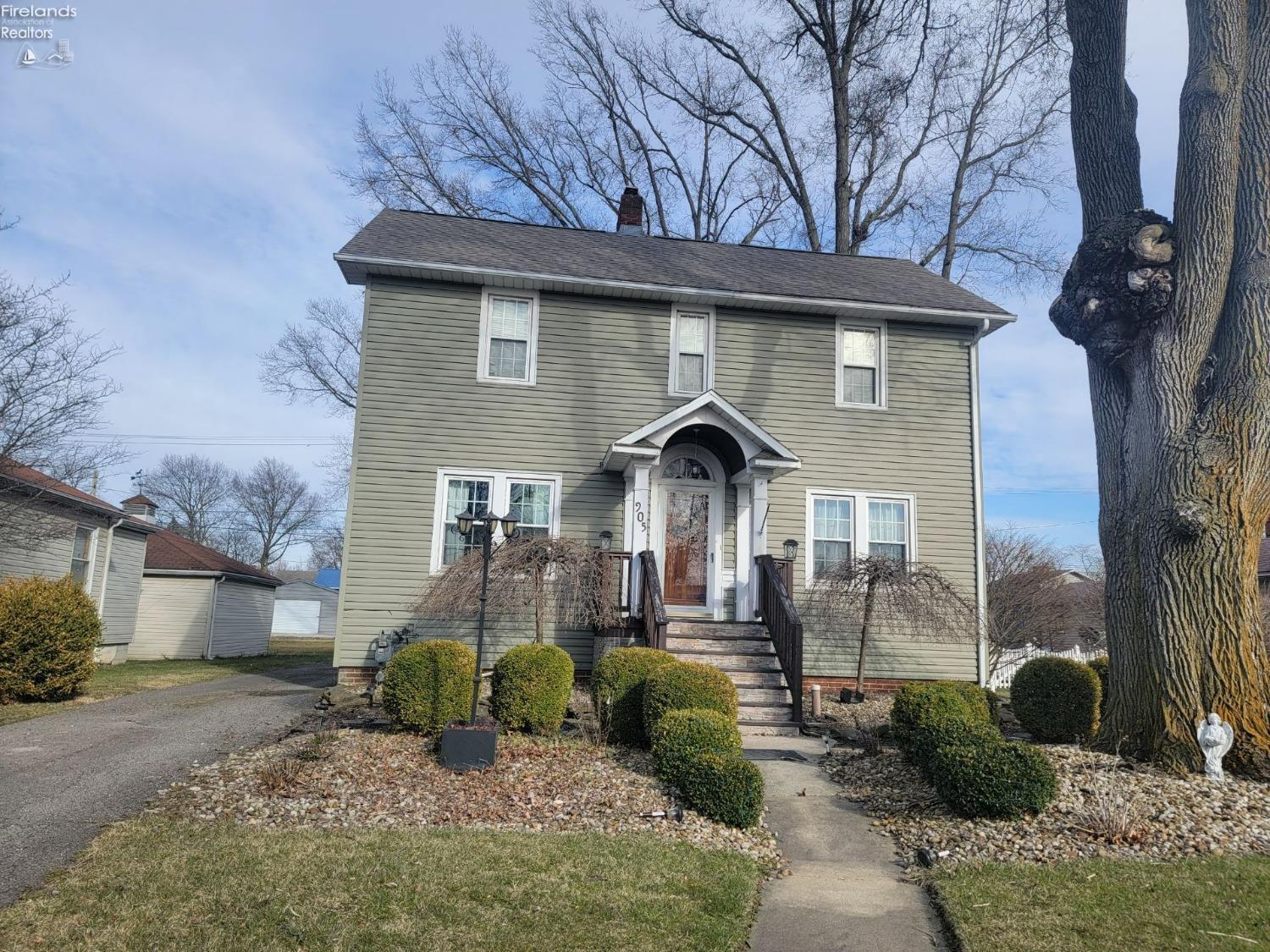 Property Photo: 905 S Myrtle Avenue OH 44890