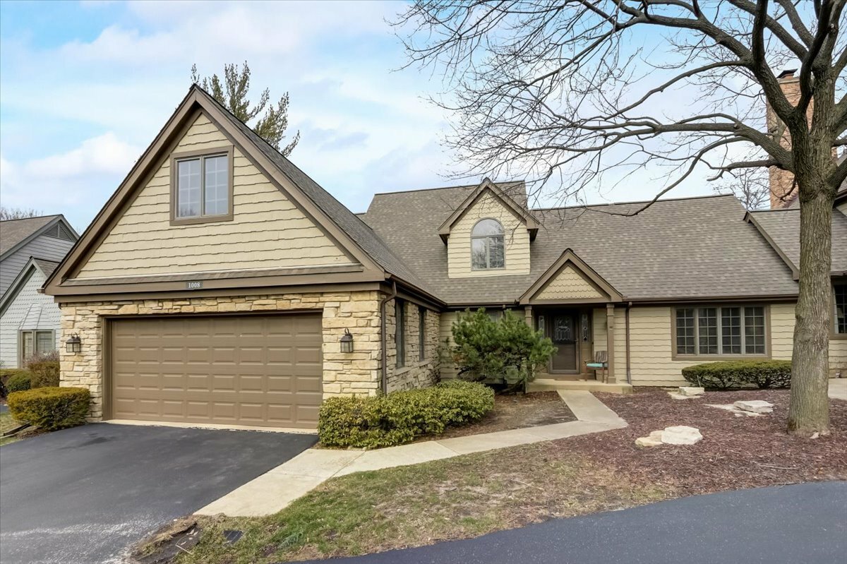 Property Photo:  1008 Troutlilly Lane  IL 60561 