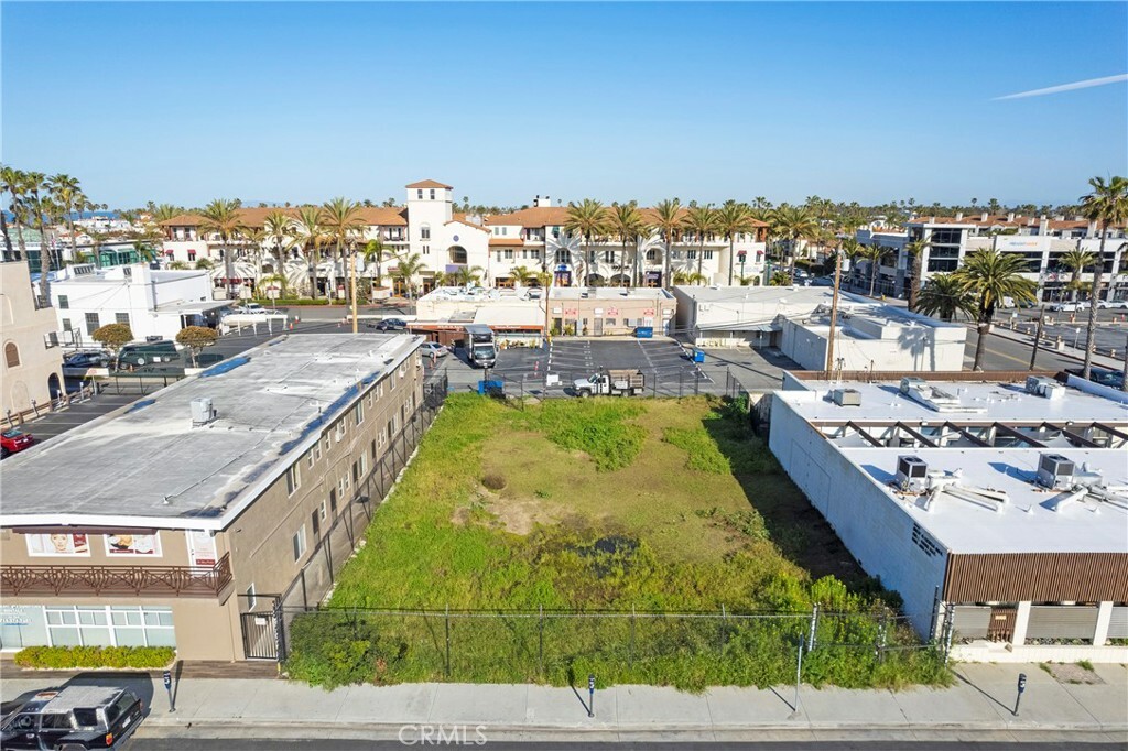 Property Photo: 321 3rd Street CA 92648