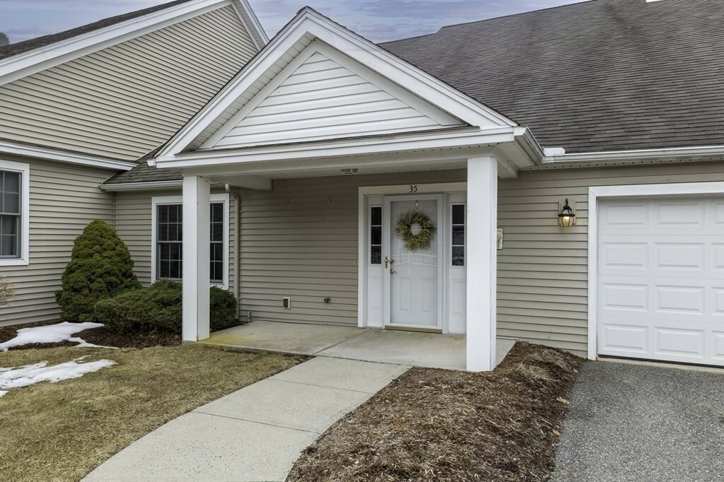 Property Photo: 35 Ivy Cir 35 MA 01095