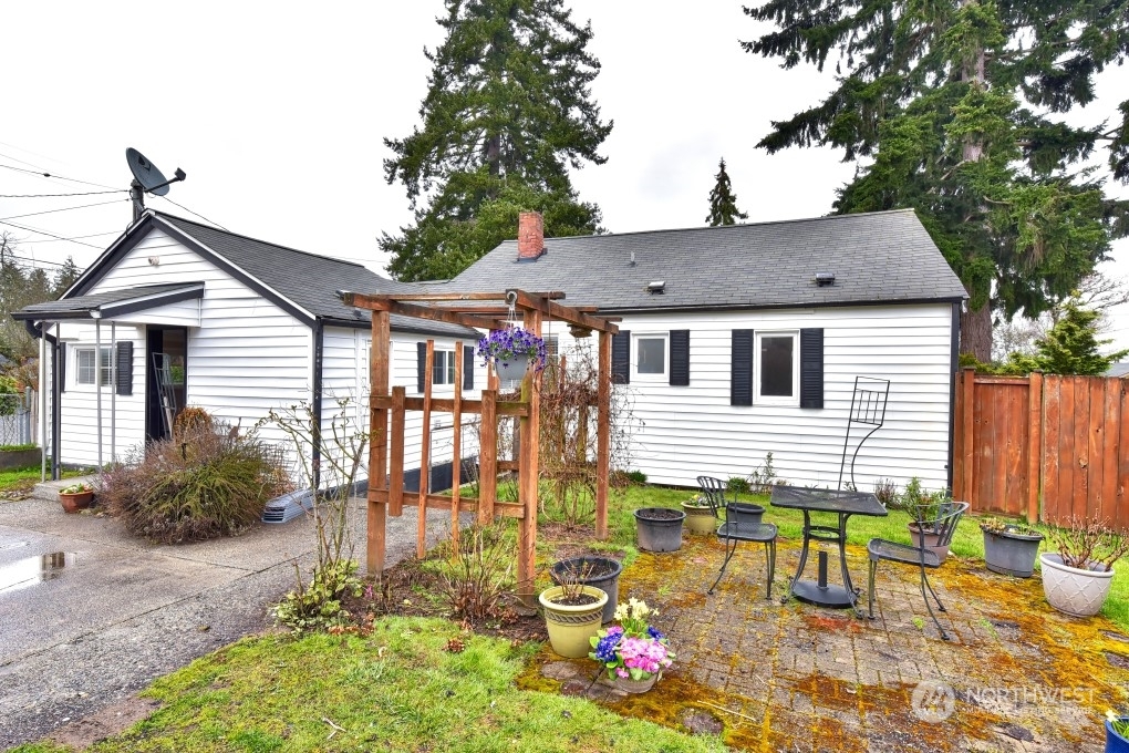 Property Photo:  1747 N Cambrian Avenue  WA 98312 