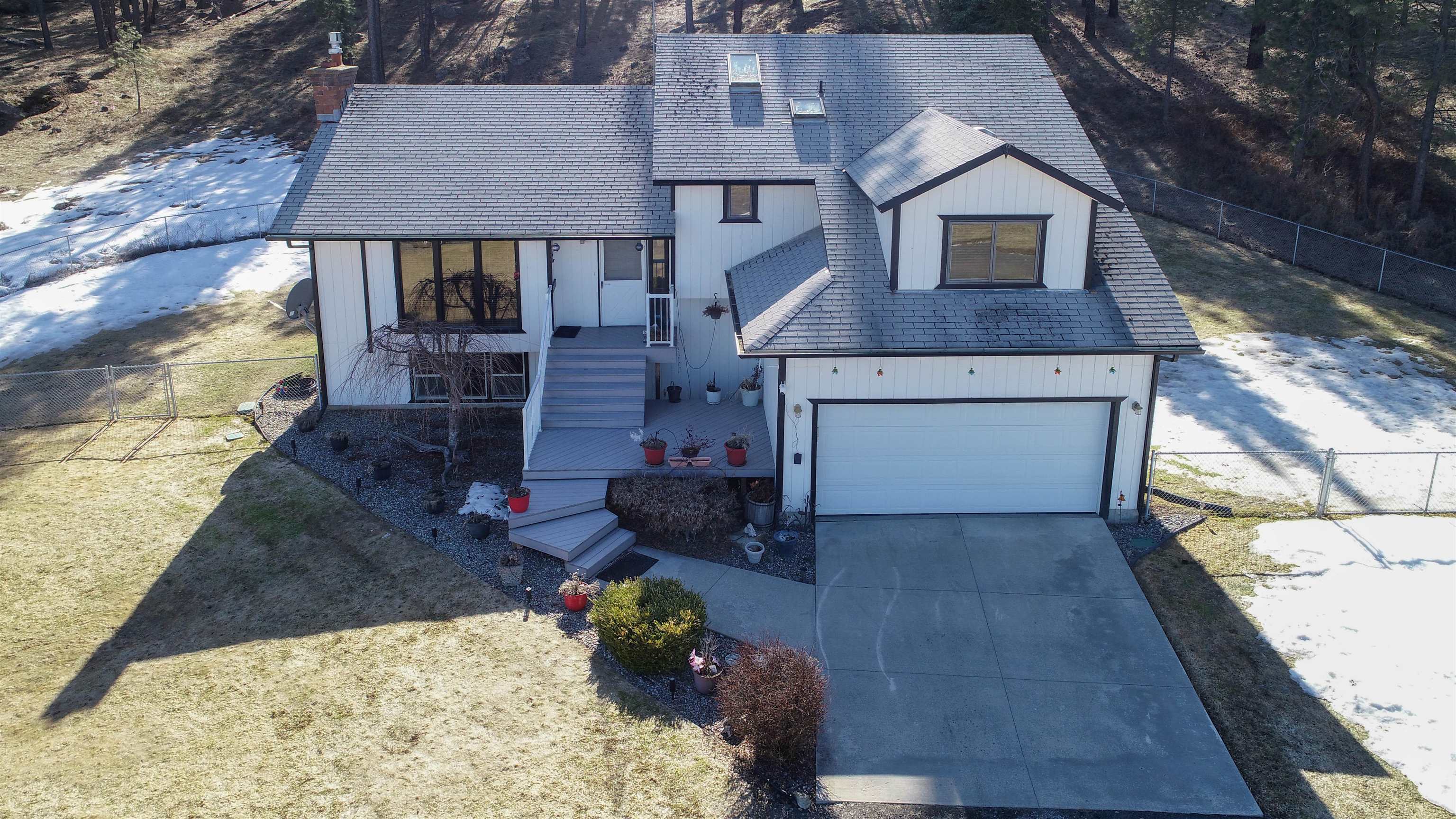 Property Photo: 11910 S Spotted Rd WA 99004
