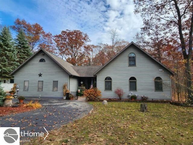 Property Photo: 108 Robin Hood MI 48653