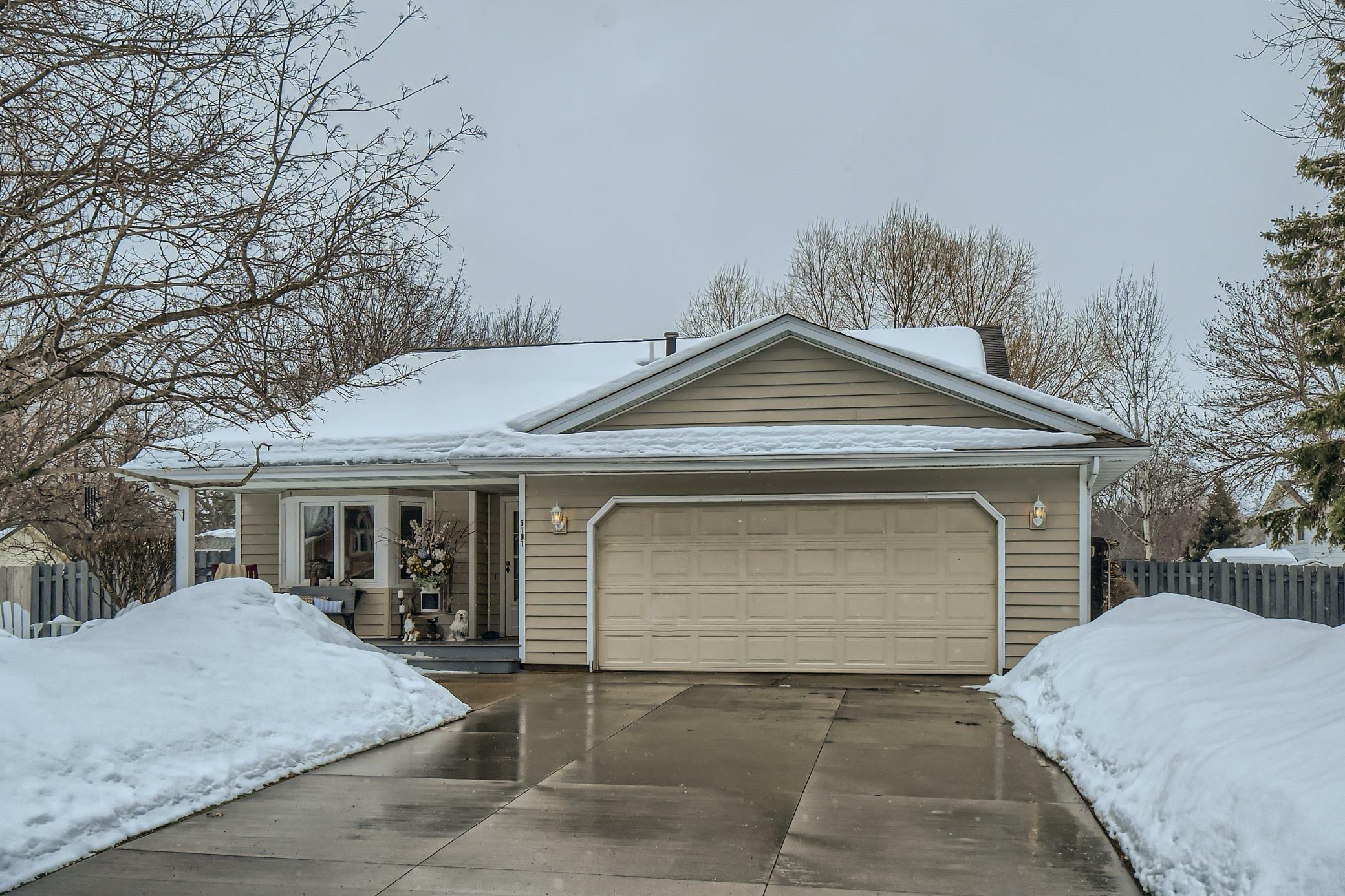 Property Photo: 6101 114th Avenue N MN 55316