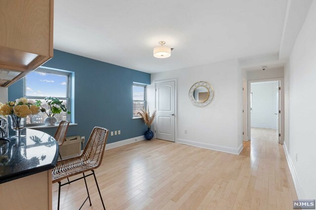 Property Photo:  70 South Munn Avenue 405  NJ 07018 