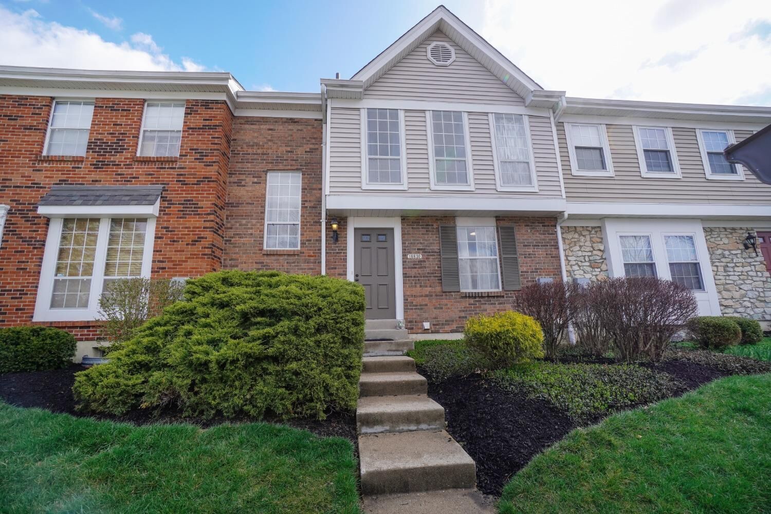 Property Photo:  10830 Lakehurst Ct  OH 45242 